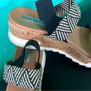 THE COMFIEST SUMMER SANDAL - Steve Madden Size 10